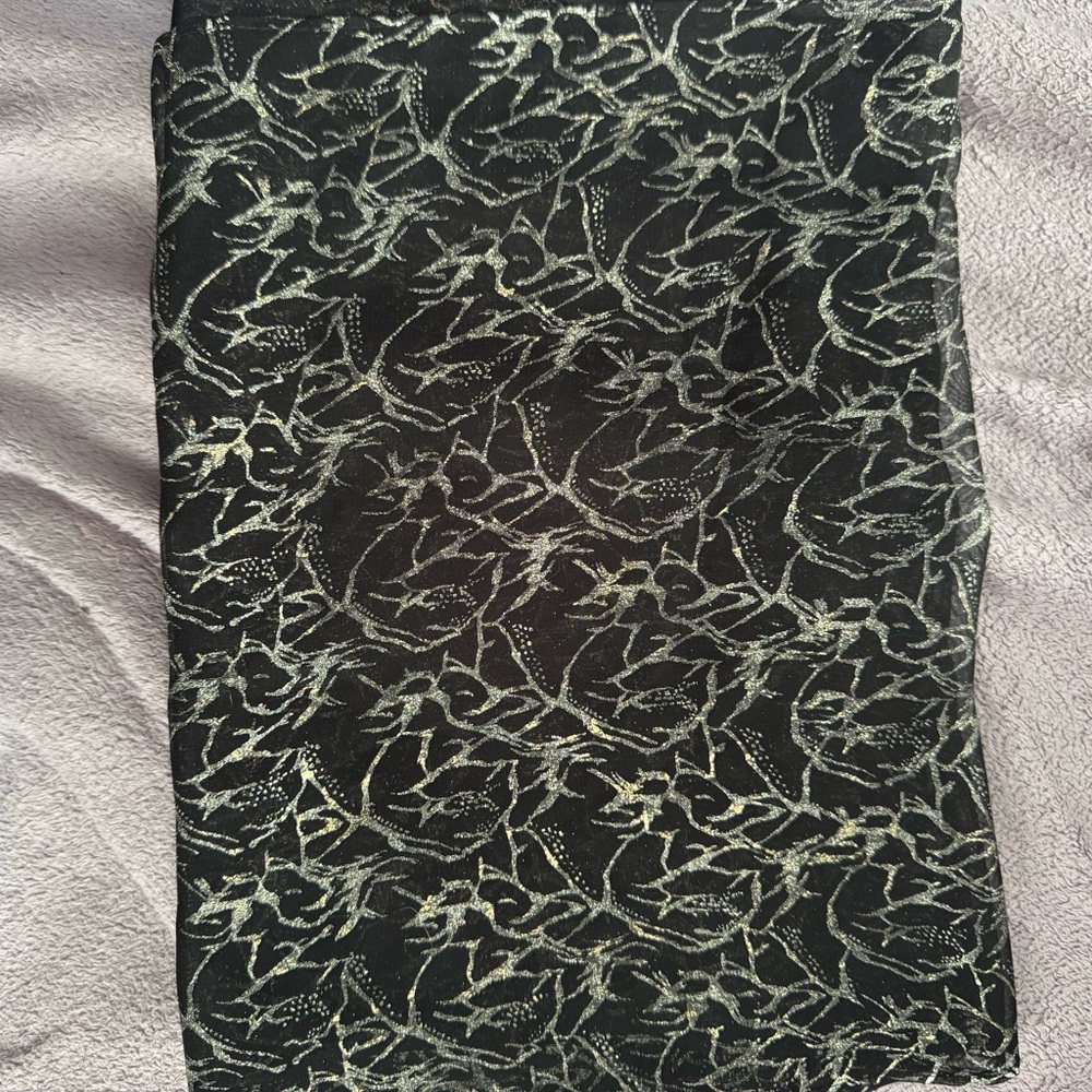 The honey collection Chic Black and Gold Sheer Patterned Scarf